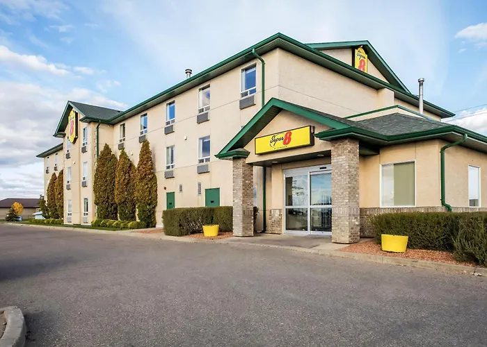 Super 8 By Wyndham Prince Albert